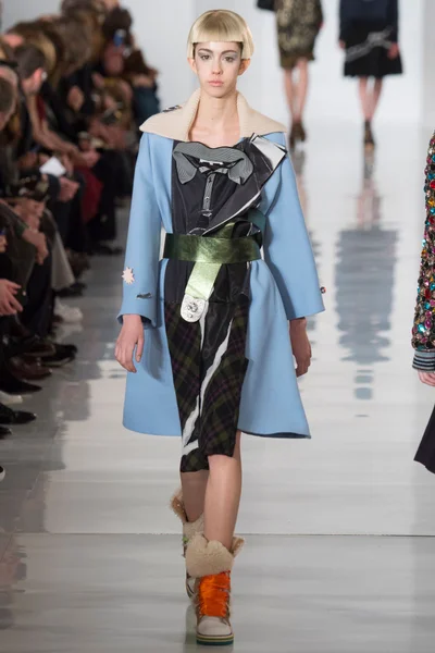Look 32